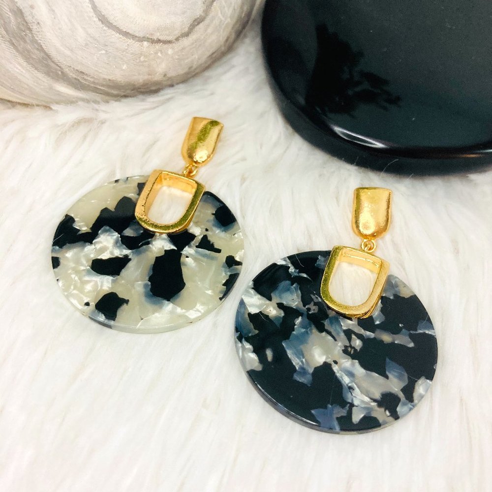 Acetate Acrylic round disk black white earrings